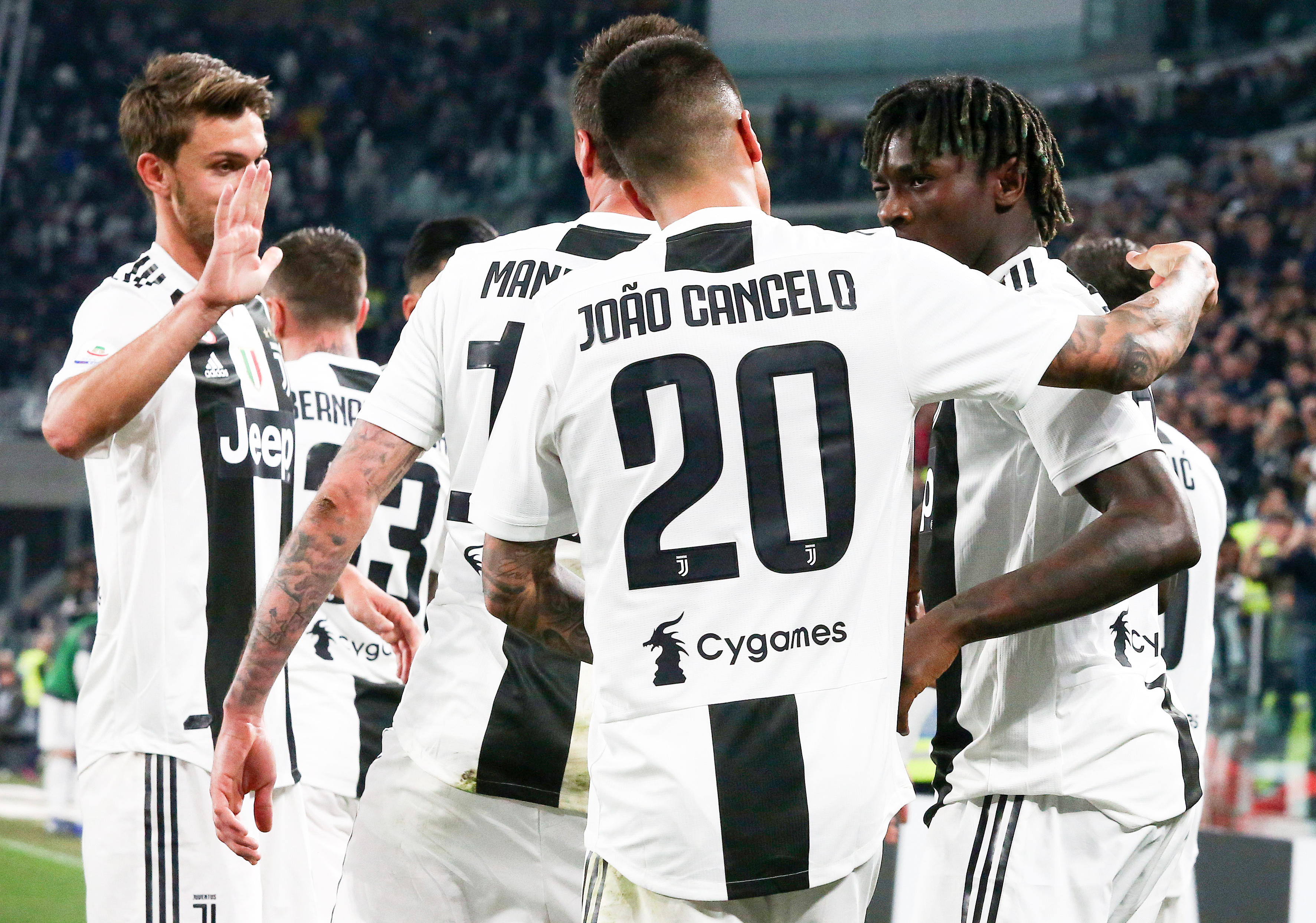 葡媒：C罗明夏世界杯后将与乔治娜在马德拉岛举办婚礼（葡媒称C罗计划于明夏世界杯结束后在马德拉岛与乔治娜举行婚礼）