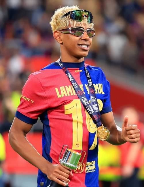 扑救成功率仅58%！多纳鲁马此项数据排在英超倒数第三（多纳鲁马扑救成功率仅58%，英超该项排名倒数第3）