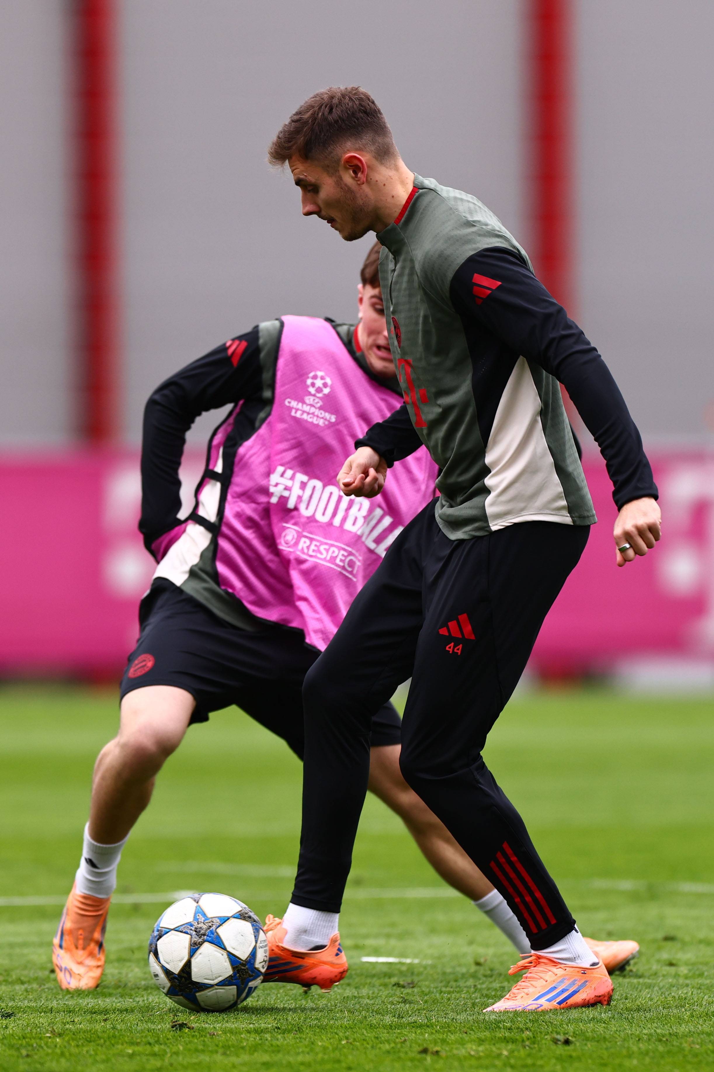 海港0-2不敌武里南联，素巴猜破门，古德建功，李圣龙造险（武里南联2-0击败海港：素巴猜、古德破门，李圣龙造险）