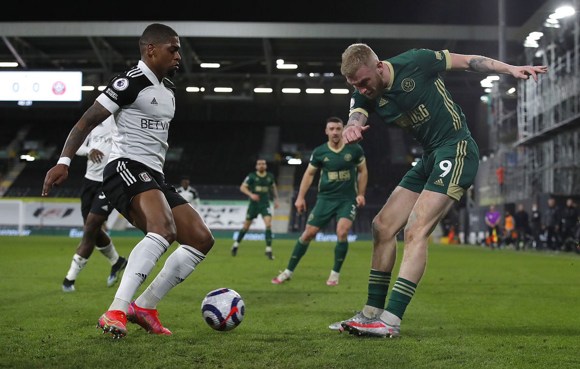 巴蒂：劳塔罗和小蜘蛛可以一起上，但其中一人必须做出牺牲（巴蒂：劳塔罗与小蜘蛛可同场，但需一人为团队让步）